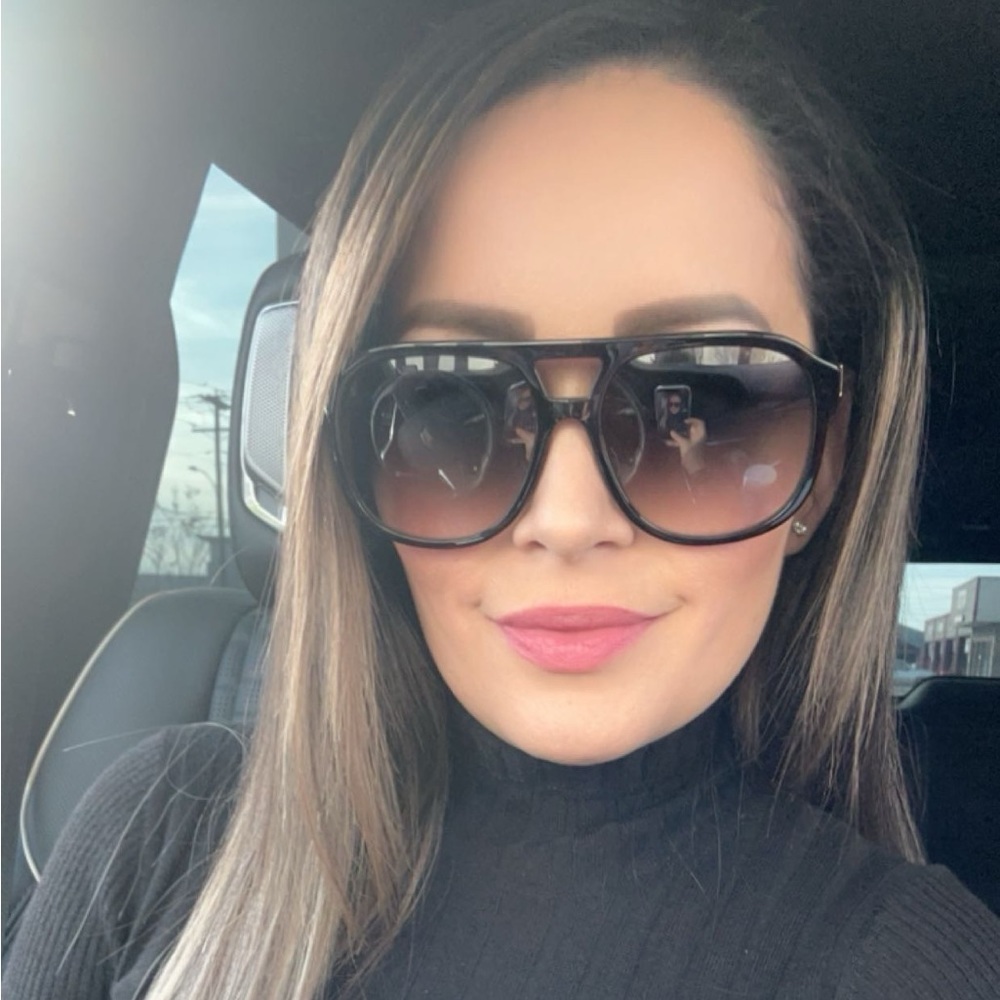 Meet your Posher, Jennifer